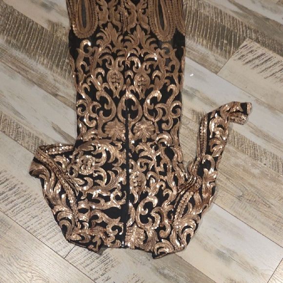 Fashion Nova Elegant Black and Gold Long Sleeve Dress - Picture 9 of 14